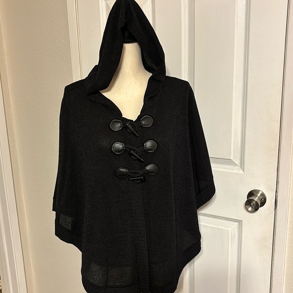Hooded Cape/Poncho Size L NWOT - Picture 2 of 8